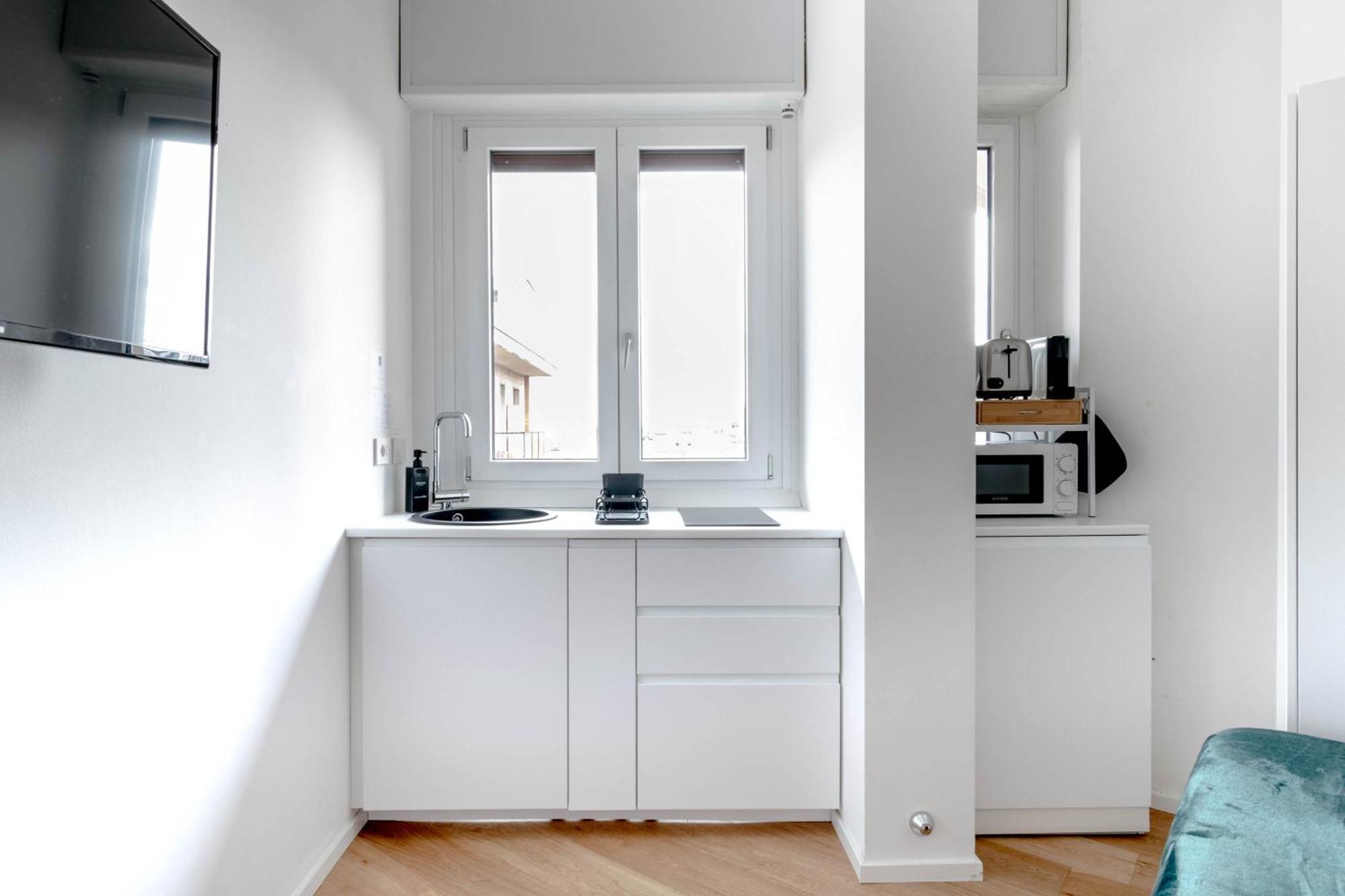 Design Suite 39 - Metropolitana M4 - Aeroporto Linate Milano Eksteriør billede